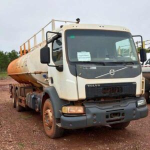 Caminhão Pipa Volvo VM330 2014 6x4 Impacto 20m³ Preço Reduzido