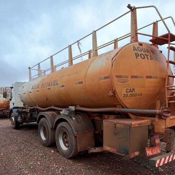 Caminhão Pipa Volvo VM330 2014 6x4 Impacto 20m³ Preço Reduzido